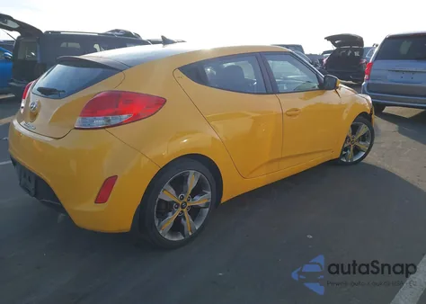 2016 Hyundai Veloster z USA, uszkodzony, nr VIN KMHTC6AD2GU301361